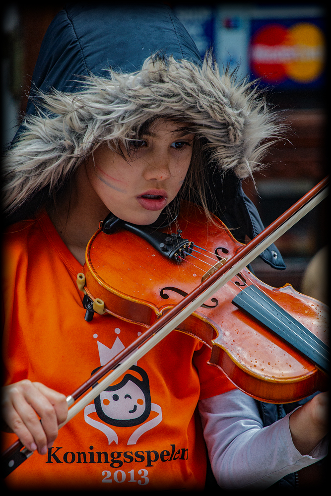 The King's Day, Amsterdam (2): The Violinist