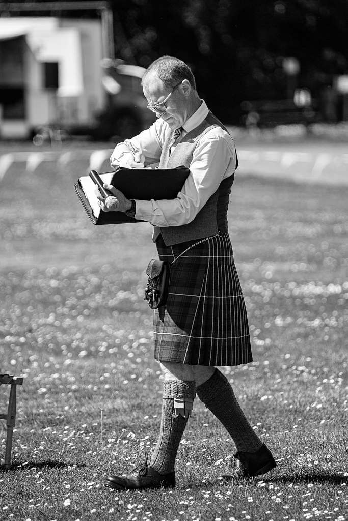 The Kilted Master of Ceremonies - Richard Broom Photography